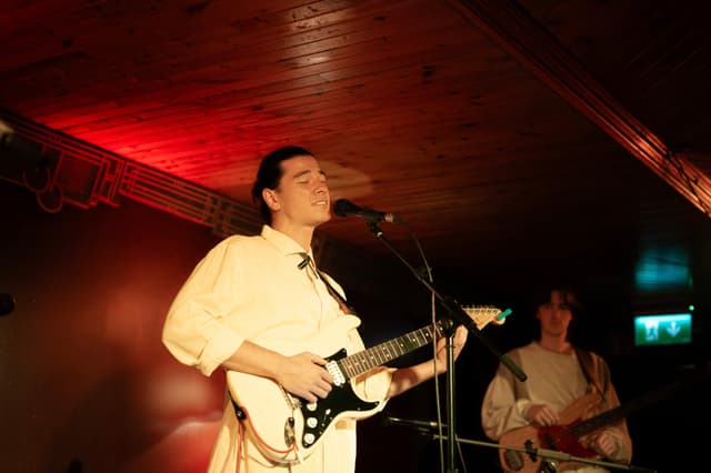 Chris Wong - Bello Bar